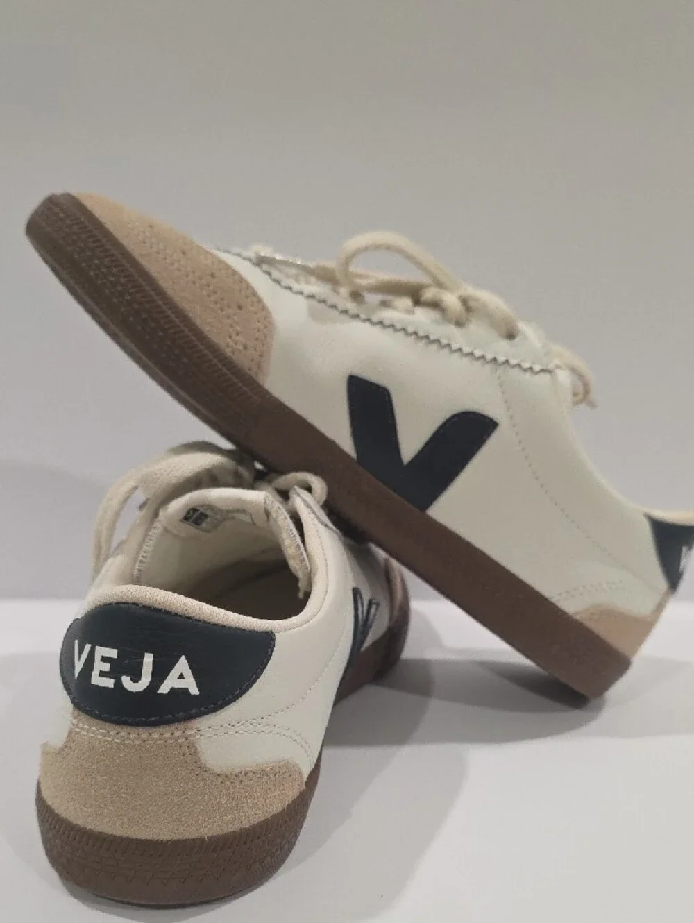 VEJA Womens VOLLEY O.T. White NAUTICO Bark Sz 38/ 7